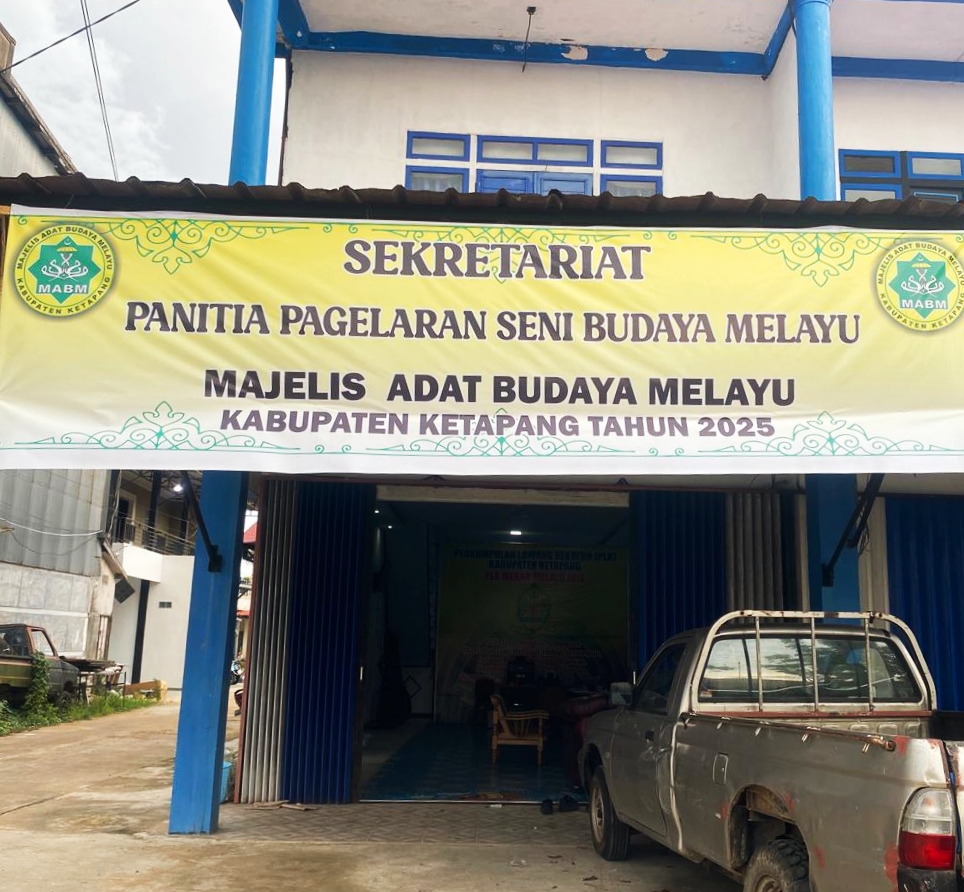 Sekretariat Pagelaran Seni Budaya Melayu MABM Ketapang 2025 di Jalan KH.Mansyur Ketapang Kalimantan Barat
