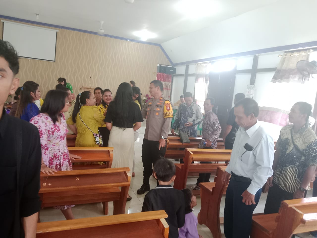Minggu Kasih di Sungai Laur