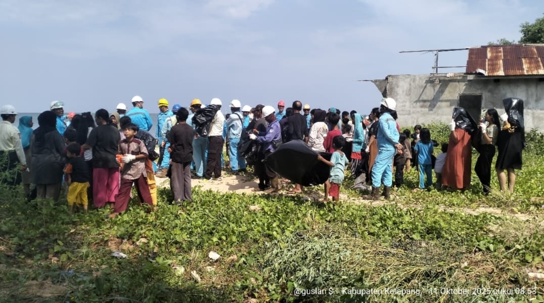 Aksi Bersih Pantai World Cleanup Day 2025 oleh PT. WHW di Dusun Sungai Tengar