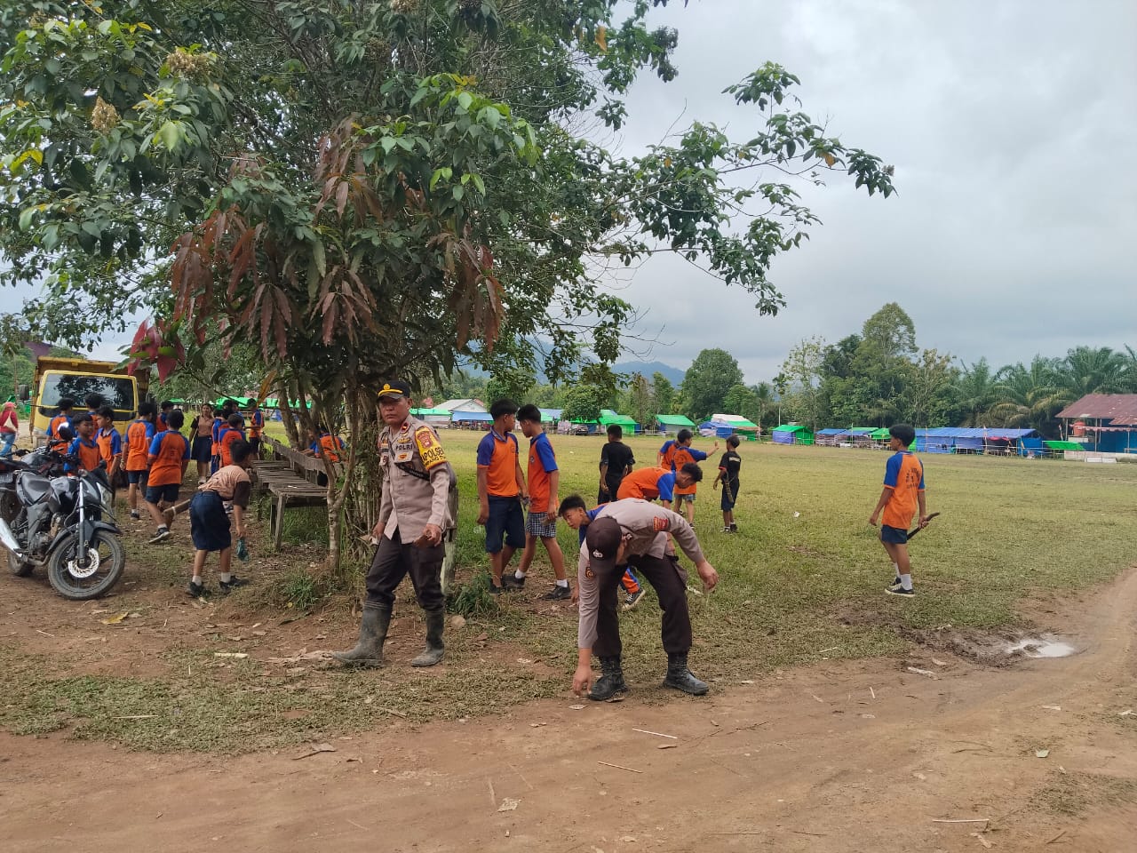 World CleanUp di Simpang dua Ketapang
