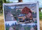 Heboh Warga Desa Penjalaan Kayong Utara Protes Jalan Rusak, Kinerja Kades dan BPD Disorot Lewat Spanduk