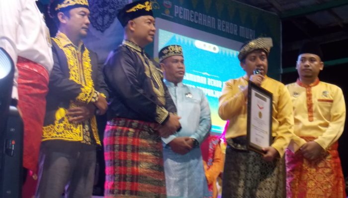 Bupati Ketapang Alexander Wilyo bersama unsur Forkopimda, tokoh adat, organisasi budaya