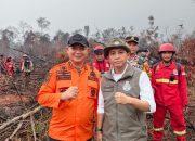 MENTERI KEHUTANAN TURUN KE KETAPANG, PASTIKAN PENANGANAN KARHUTLA BERJALAN OPTIMAL