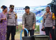 BUPATI KETAPANG BERSAMA TNI-POLRI HADIRKAN LAYANAN AIR BERSIH BERTEKNOLOGI RO UNTUK WARGA TERDAMPAK KEMARAU