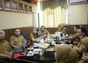SEKDA KETAPANG PIMPIN RAPAT TIM PENILAI MEDIA SOSIAL PEMERINTAH DAERAH